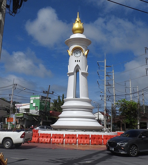 �͹��ԡҴ͡��Ƿͧ  Golden Lotus Clock Tower